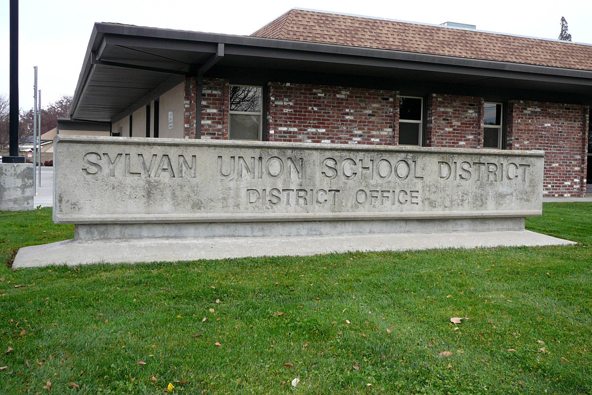 Sylvan Union School District Logo